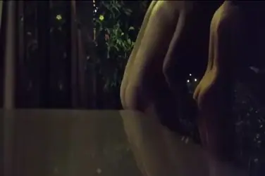Aksi Nekat Hubungan Badan Di Halaman Belakang poster