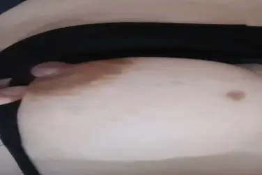 Cewek Panlok Seksi Pamer Toket Basah Kuyup poster