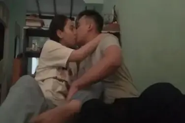 Ngentot Di Rumah Hampir Ketahuan Tetangga Basah Liar poster